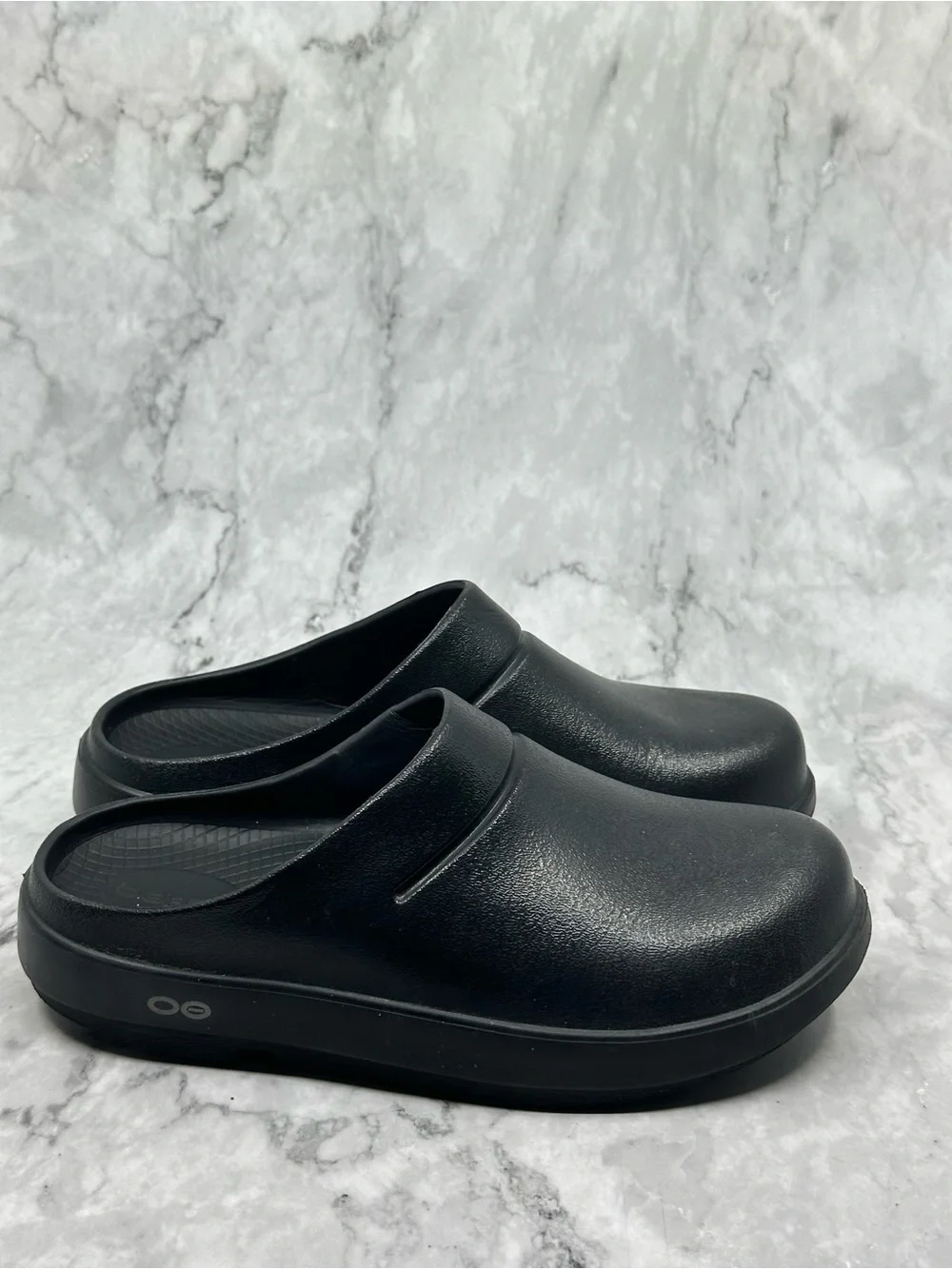 OOFOS OOcloog Black Recovery Clogs Slip On Mule Shoes Unisex